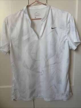 Nike Women’s Dri-FIT Short Sleeve Polo with Subtle Leaf Print
